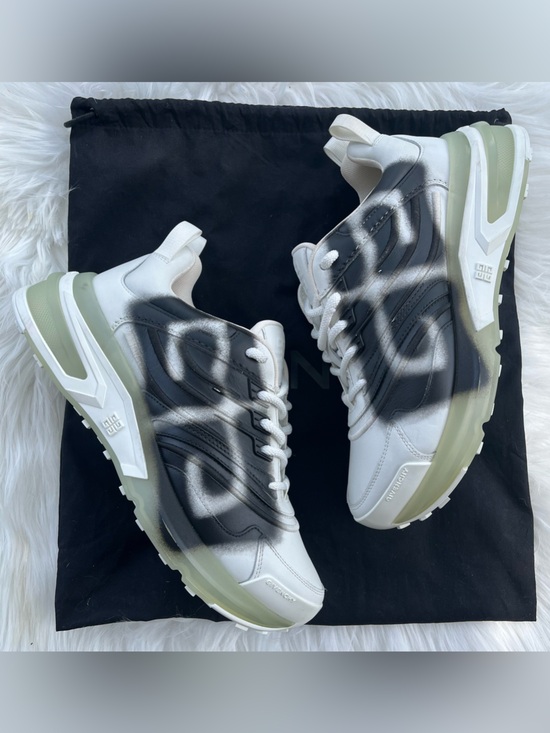 Givenchy Shoes - Givenchy x Chito GIV 1 Runner Sneakers SZ 9 US